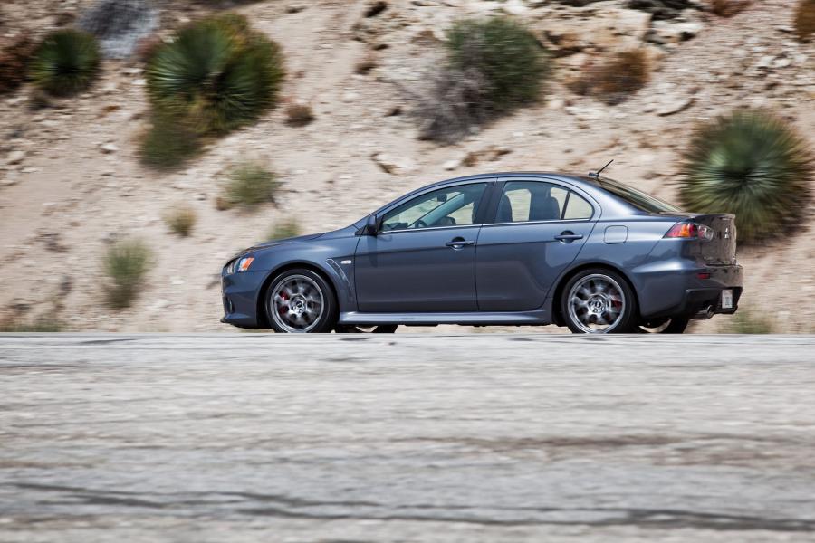  Mitsubishi Lancer Evolution X MR Touring 2012 года  (фото 27 из 34)